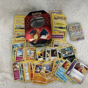 Pokémon TCG: Hidden Fates Charizard-GX Collector's Tin